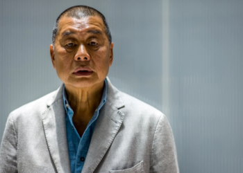 Pronari i mediave pro-demokracisë në Hong Kong dënohet me burgim