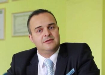 Nën akuzë për korrupsion/ Mjeku Edvin Prifti kthehet në punë si pedagog