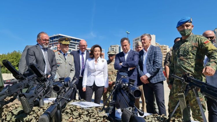 ‘Defender 21’, Ambasadorja Kim dhe ministri Peleshi marrin pjesë në ceremoninë në Lungomare