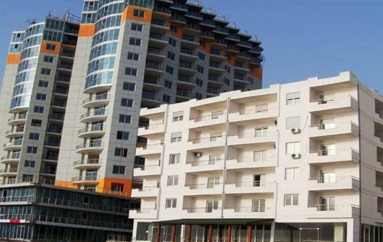 The Economist: Pastrimi i parave lulëzon në Ballkan, si po i rrit çmimet e apartamenteve në Tiranë