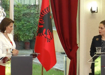 Xhaçka konferencë me ministren austriake: Të lehtësohen pengesat për rajonin!