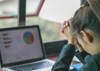 OBSH: Shqipëria, ndër vendet me vdekshmërinë më të lartë në Evropë nga orët e gjata të punës