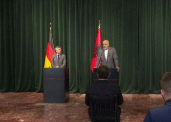 A duhet të ndahet Shqipëria nga Maqedonia e Veriut? Ja si përgjigjen Roth dhe Rama