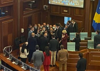 Tensione në Kuvendin e Kosovës, kërkohet shkarkimi i ministres Gërvalla