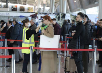 BE heq kufizimet e udhëtimit për shqiptarët, çfarë duhet të dini përpara se të niseni