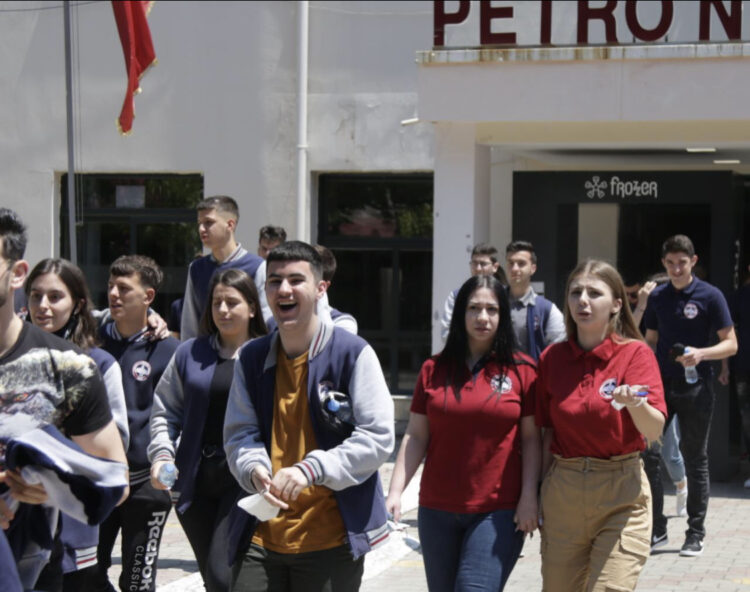 34 mijë maturantë i nënshtrohen sot provimit të matematikës