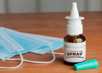 Fillojnë provat e vaksinës kundër COVID-19 me spërkatje në hundë