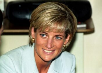 Zjarrfikësi që u gjend pranë Princeshë Dianës në aksidentin fatal rrëfen për herë të parë fjalët e fundit të saj