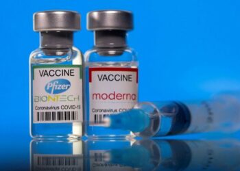 CDC: Vaksinat e Pfizerit dhe Modernës mund të shkaktojnë miokardi