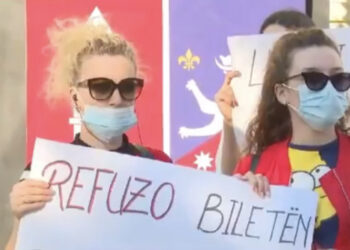 Heqja e abonesë/ Qytetarët protestojnë: Po detyrohemi të lëvizim në këmbë