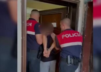 Tiranë/ Kishin kthyer banesën me qira në ‘shtëpi bari’, 4 persona në pranga