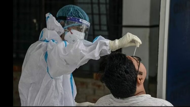 Doktorët indianë japin alarmin: Varianti Delta shkakton gangrenë dhe shurdhim