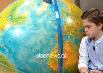 Kush është 11-vjeçari super inteligjent që njeh flamujt “në majë të gishtave”, globin dhe monedhat?