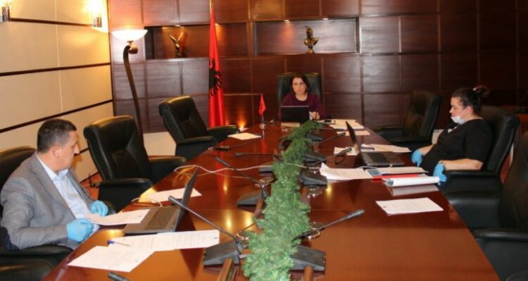 Sfilatë në Gjykatë për TikTok, KLGJ fut në rend dite çështjen e gjyqtares Enkeleda Kapedani