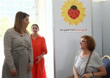 Ulet fasha e vaksinimit +50 vjeç/ Manastirliu: Drejtohuni mjekut të familjes ose aplikoni në e-Albania