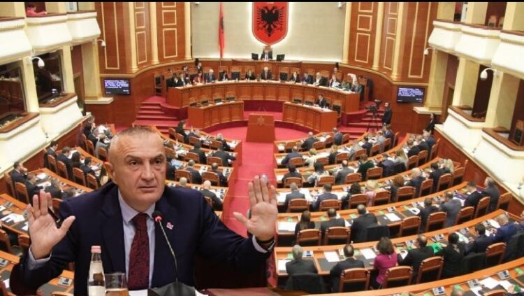 VOA: Parlamenti diskuton për shkarkimin e Presidentit Meta, fjalën e fundit Kushtetuesja