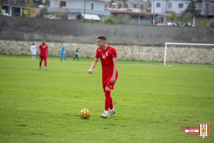 Kastrioti me sytë nga merkato, nis negociatat me ish-lojtarin e Bylisit