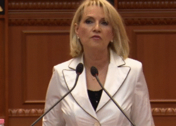 Duartrokitje në sallë, Mimi Kodheli flet për herë të fundit si deputete: Faleminderit Edi Rama, mik dhe lider