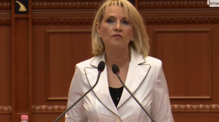 Duartrokitje në sallë, Mimi Kodheli flet për herë të fundit si deputete: Faleminderit Edi Rama, mik dhe lider