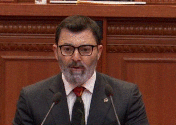 Nis seanca për shkarkimin e Metës, Alket Hyseni prezanton raportin