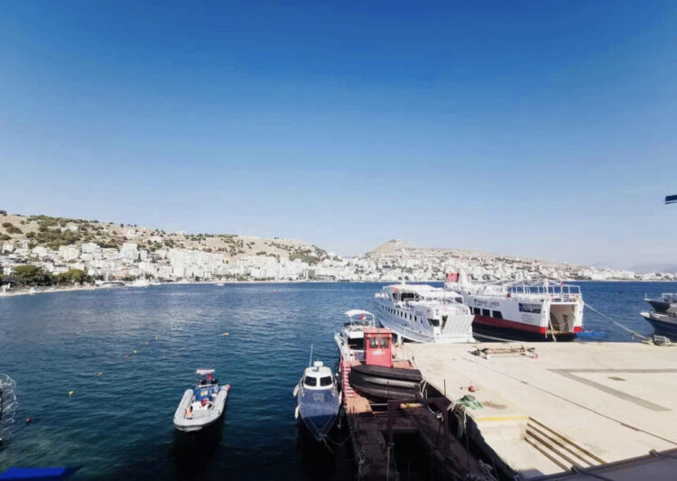 Hapet plotësisht lundrimi i trageteve për udhëtarët nga Porti i Sarandës në Greqi