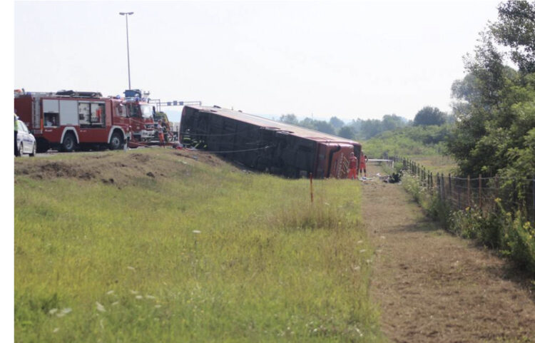 “Më i rëndi që kam parë”, 10 viktima në autobusin e Kosovës, mjeku: 45 të plagosur, 8 rëndë