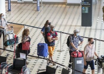 Australia rikthen karantinën! Përgjysmohen fluturimet për shkak të variantit Delta