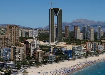 Pas 17 vitesh punime, përfundon ndërtesa më e lartë në Europë