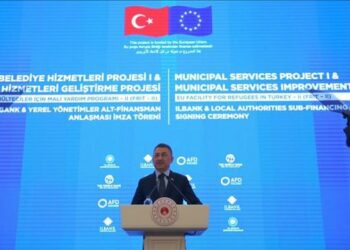 Turqia kërkon nga BE-ja të marrë përgjegjësinë për refugjatët