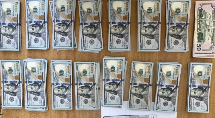 Sekuestrohen 33 mijë dollarë në Rinas, procedohet penalisht një 43-vjeçar turk