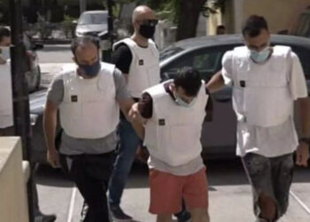 I preu fytin gruas me thikë, vrasësi shqiptar del para gjykatës në Athinë