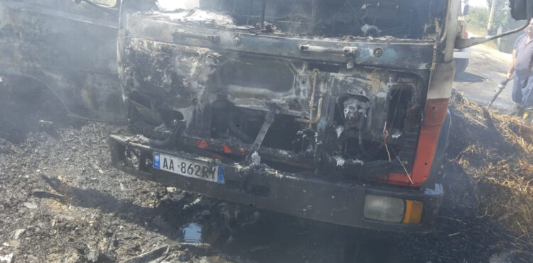 Vatra të mëdha zjarri në Ishëm, digjet një automjet i zjarrfikëses