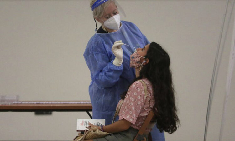 “Delta”, Greqia përgatitet për 6 000 raste në ditë, çfarë po ndodh në Shqipëri?