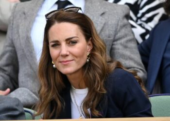 Dukesha Kate Middleton vetëizolohet në shtëpi pasi kontaktoi dikë me COVID-19