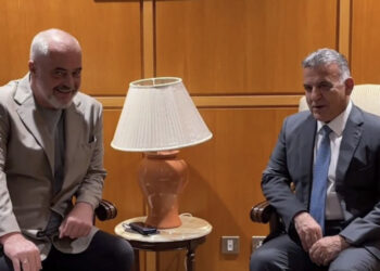 5 gra dhe 14 fëmijë, nxjerrja e familjeve shqiptare nga kampet siriane, Rama udhëton drejt Libanit