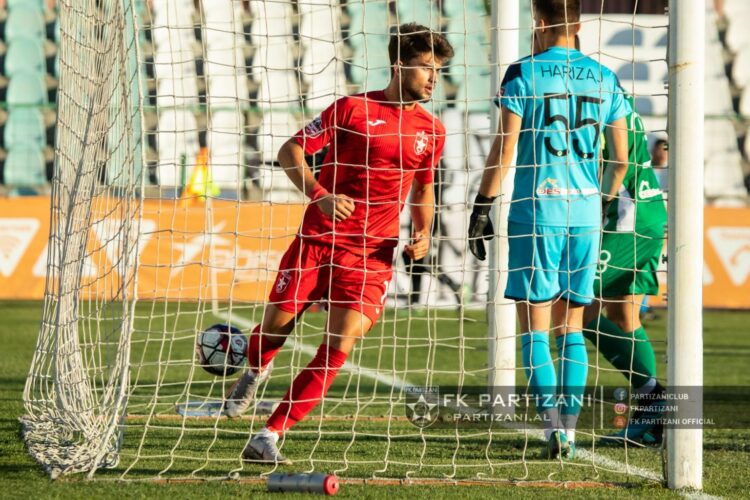Zbulohen prapaskenat/ Titullari i Partizanit drejt Turqisë, pranë akordit me skuadrën e dy lojtarëve shqiptarë