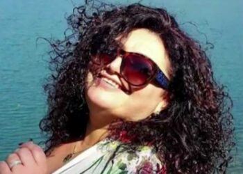 Krujë/ Vrau bashkëshorten me thikë brenda në makinë, arrestohet 51-vjeçari