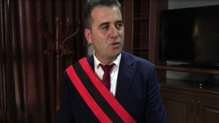 KAS rrëzon PD/ Konfirmon në detyrë kryebashkiakun e Mallakastrës