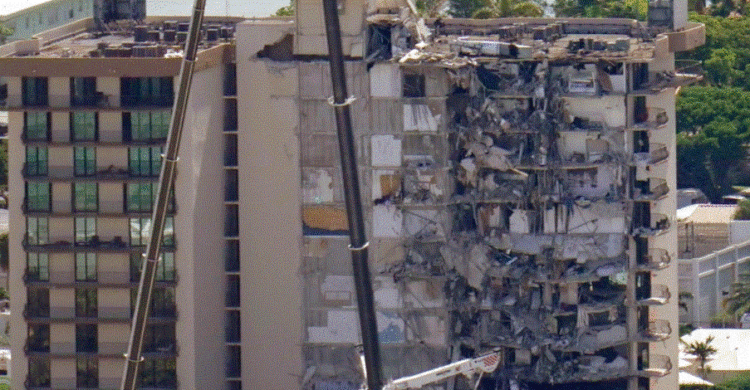 Humbën jetën 24 persona dhe u zhdukën 121 të tjerë, shembet pjesa e mbetur e ndërtesës në Miami