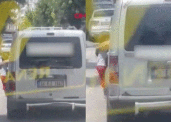 Video virale/ Babai var djalin tek dera e makinës: Doja ta ndëshkoja