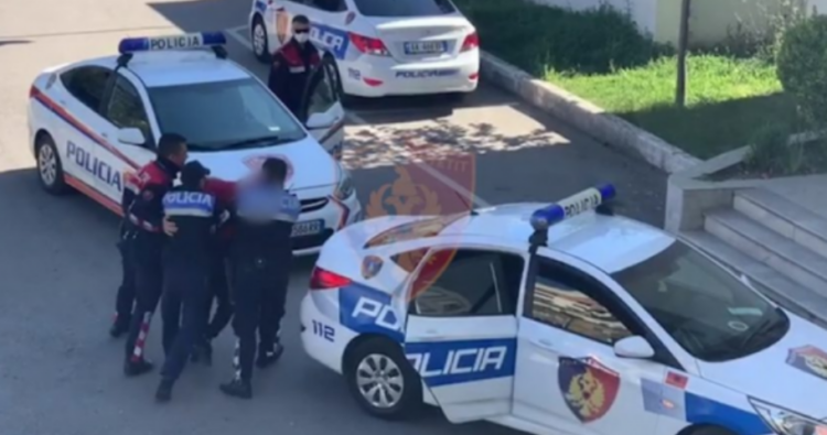 Shpërndante kokainë në zonën e Freskut, prangoset 28-vjeçari