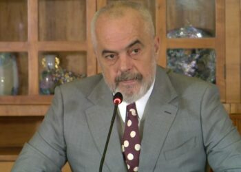 Arrestimi i Fatos Tushes, Rama mbledh kryetarët e bashkive në vend