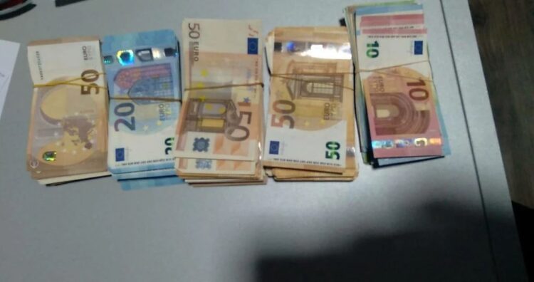 Po dilte nga Shqipëria me 20 mijë euro me vete, policia nis hetimet për 58-vjeçaren