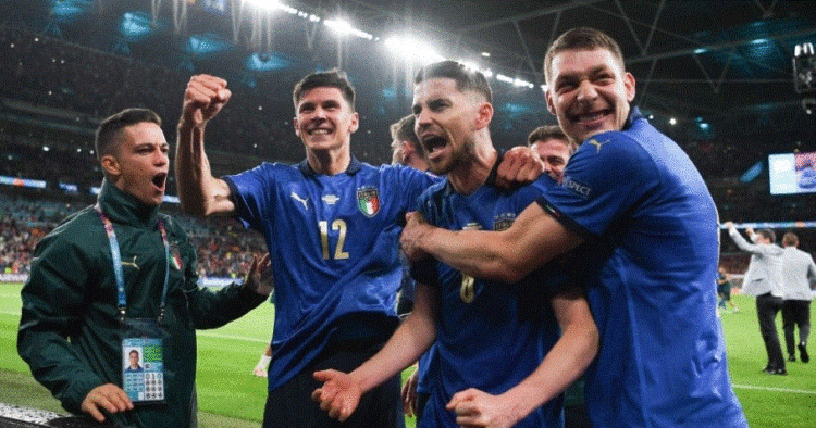 Italia shpallet finalistja e parë e Europianit, penalltitë ‘djegin’ Spanjën