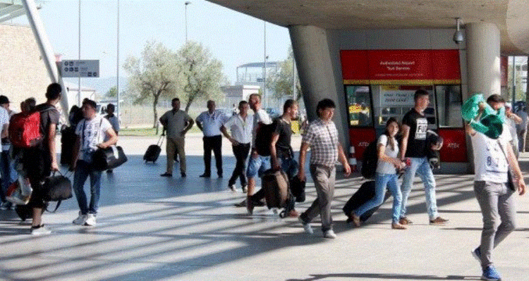 Ikja e të rinjve, 78% e aplikimeve për azil janë të moshës nën 34 vjeç