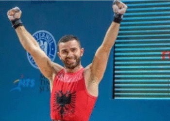 Briken Calja fantastik në stilin e shtytjes, një kg larg medaljes dhe historisë