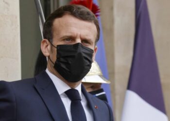 Skandali me përgjimet, Macron ndërron celularin dhe numrin