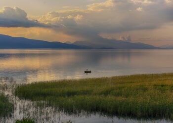 Liqeni i Ohrit rrezikon statusin e mbrojtjes nga UNESCO