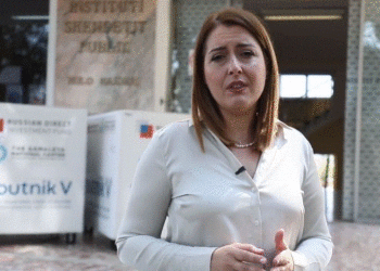 Manastirliu apel qytetarëve: Për të gjithë ata që ende nuk janë vaksinuar, koha është tani