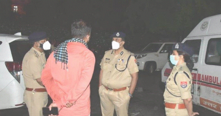 E rëndë! Kamioni përplaset me autobusin, 18 persona humbin jetën në Indi